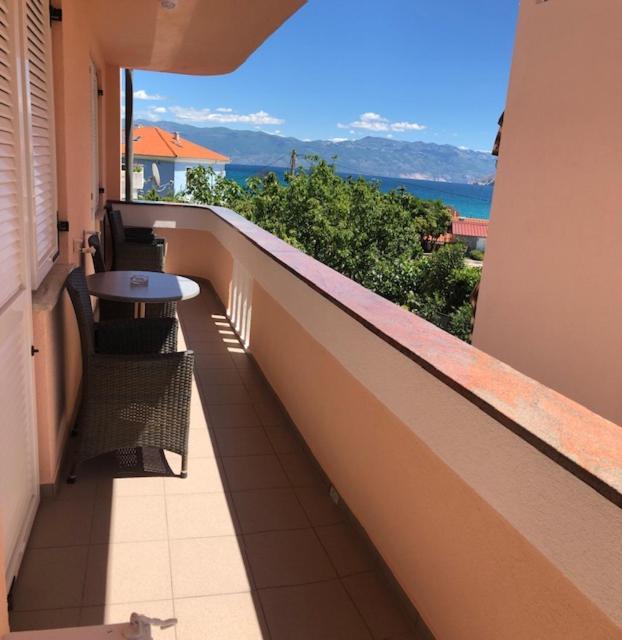 Apartment Drazenka Turato Baška Eksteriør billede